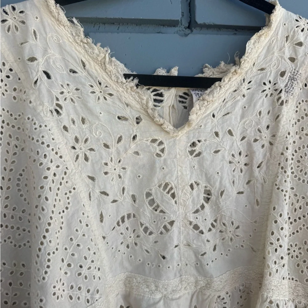 Magnolia Pearl Eyelit Selah Blouse NWOT - Picture 6 of 16